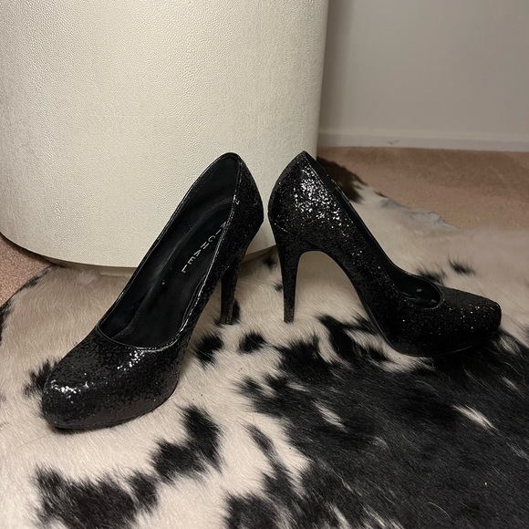 Michael Black Glitter triangle point toe heels - Picture 11 of 11